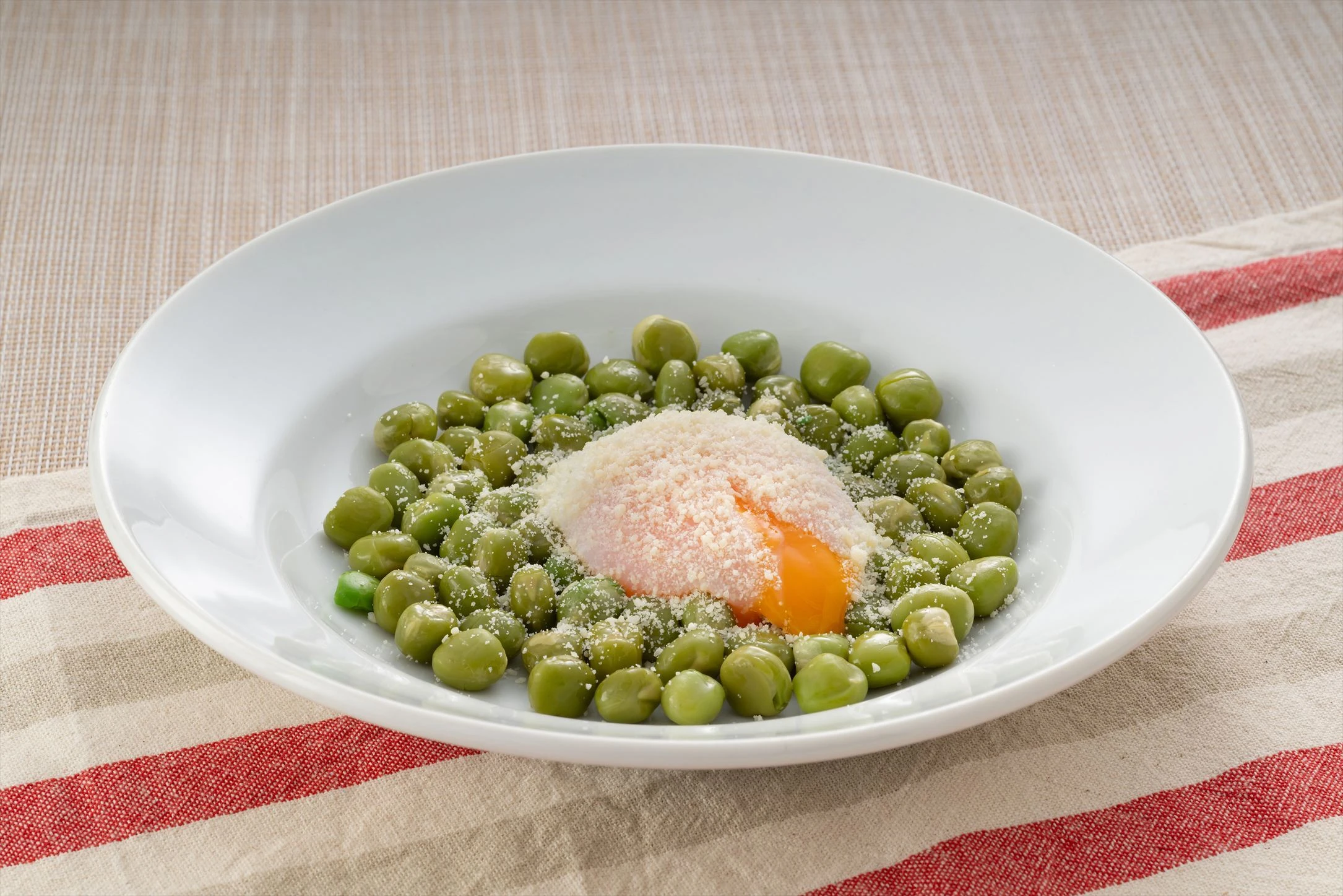 ポイント③温玉を乗せて食べ応えをアップさせる方法